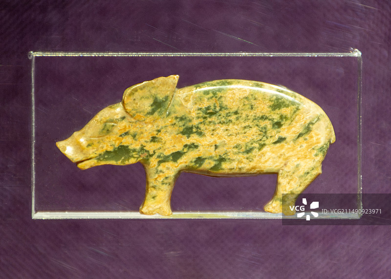 西周 玉猪/虢国博物馆图片素材