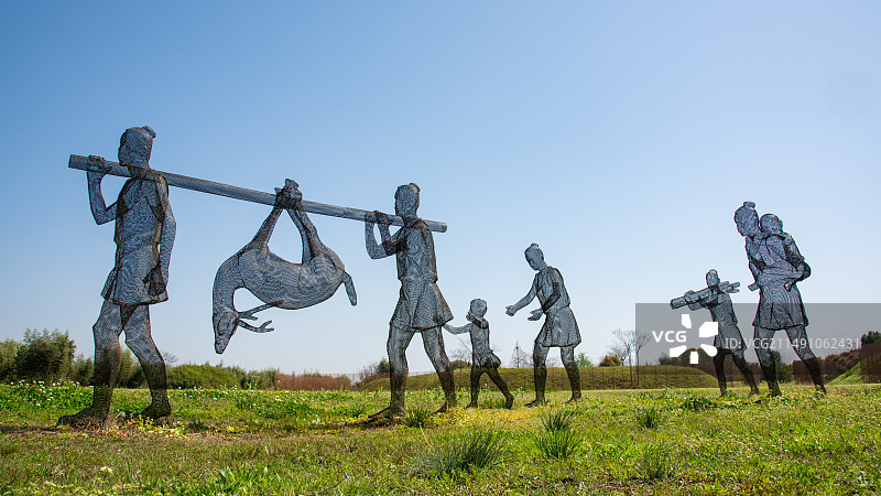 良渚古城遗址公园 古人狩猎场景 杭州余杭 良渚文明 良渚文化 部落 原始人生活工作场景 始前文明图片素材