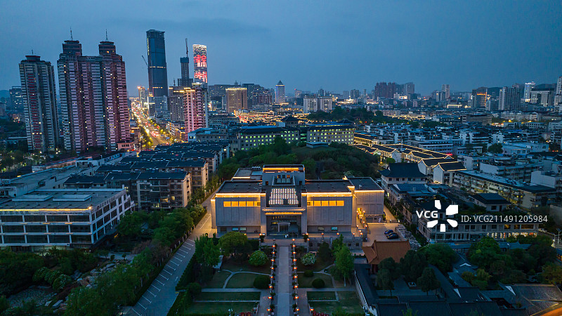 航拍徐州博物馆夜景,汉文化徐州旅游宣传图片素材