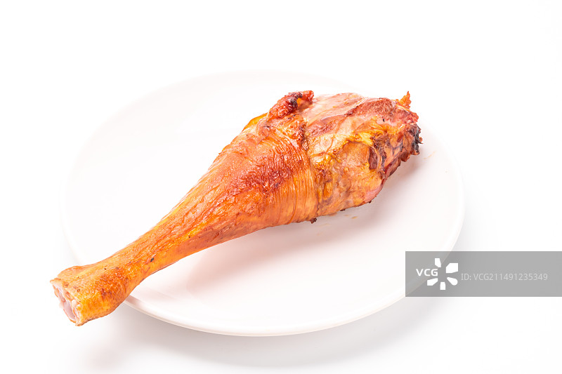 白色背景的烤火鸡腿图片素材