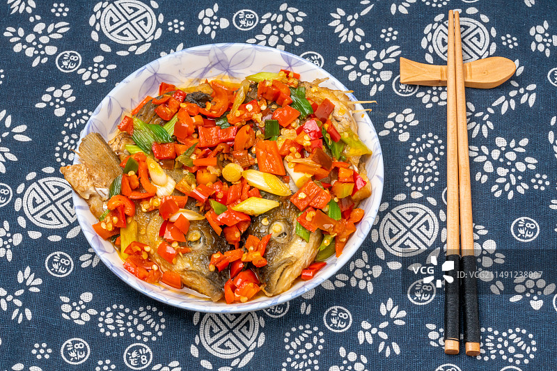 中餐菜品红烧鱼头图片素材