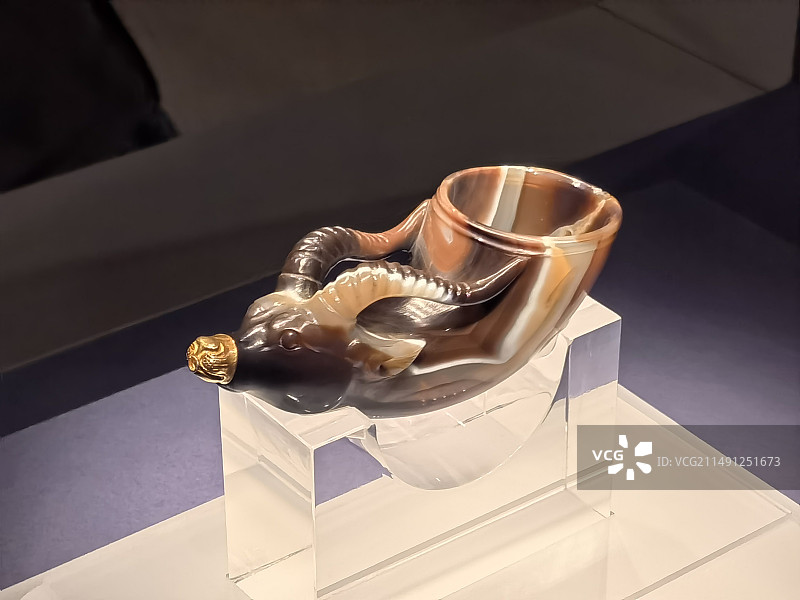 陕西历史博物馆何家村特展馆藏——镶金兽首玛瑙杯图片素材