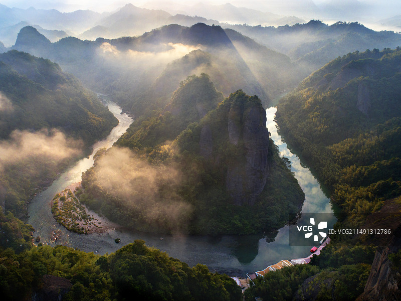天门山晨雾图片素材