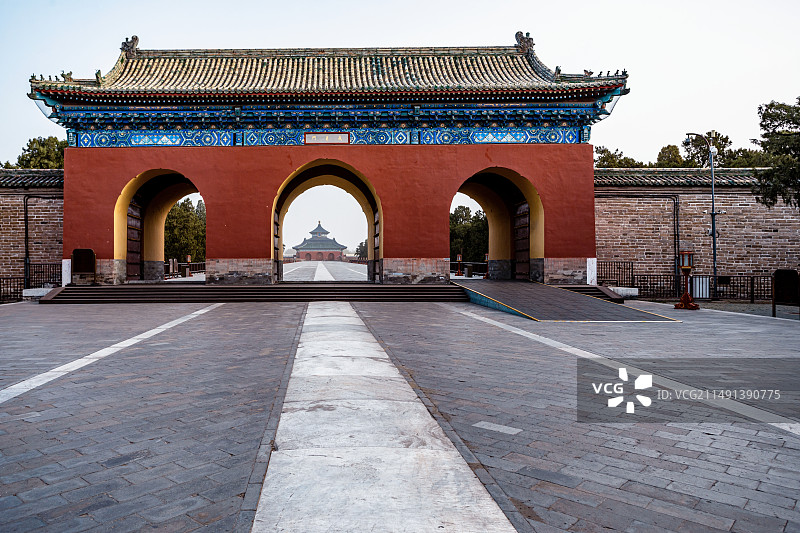 春天清晨无人的北京天坛公园丹陛桥成贞门祈年殿建筑景观图片素材
