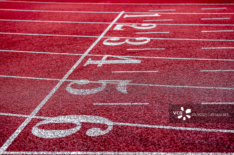 跑道上数字的高角度视图图片素材