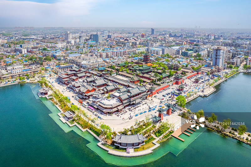 高视角航拍中国河南省开封市开封府景区图片素材