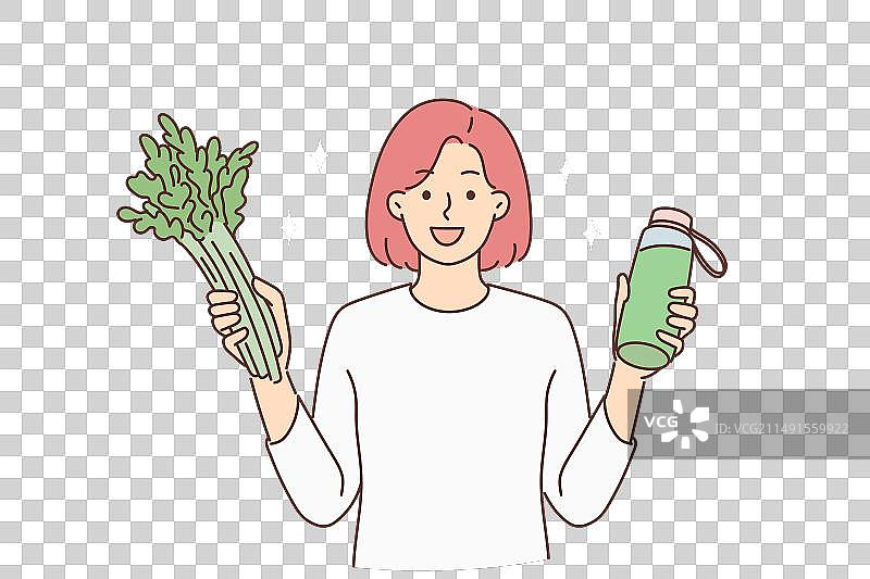微笑的女人展示新鲜蔬菜和果汁图片素材