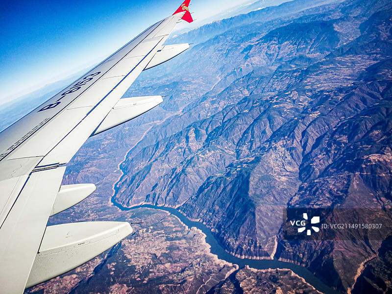 飞越高黎贡山图片素材