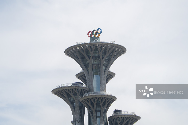 奥森南园看到的奥林匹克塔图片素材
