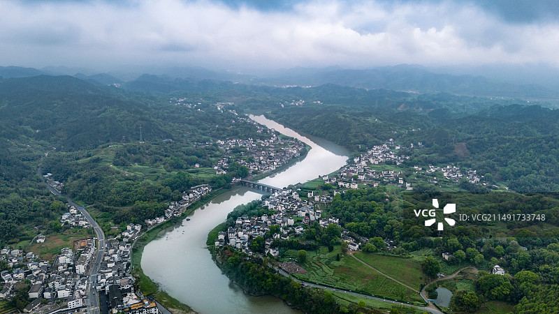 安徽歙县练江和渔梁坝图片素材