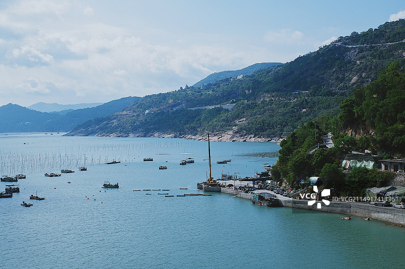 福建省宁德市霞浦县东壁村渔港渔船码头高视角全景图片素材