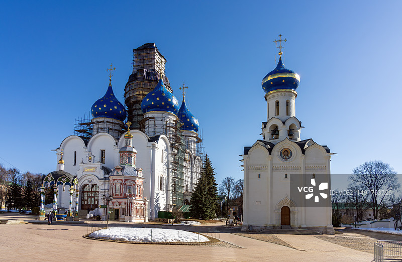 俄罗斯莫斯科谢尔盖耶夫小镇圣三一修道院风光图片素材