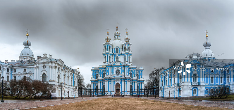 俄罗斯圣彼得堡斯莫尔尼宫图片素材