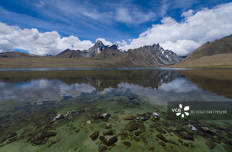 神山圣湖图片素材