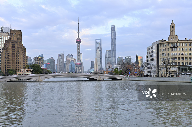 苏州河与陆家嘴建筑风光图片素材