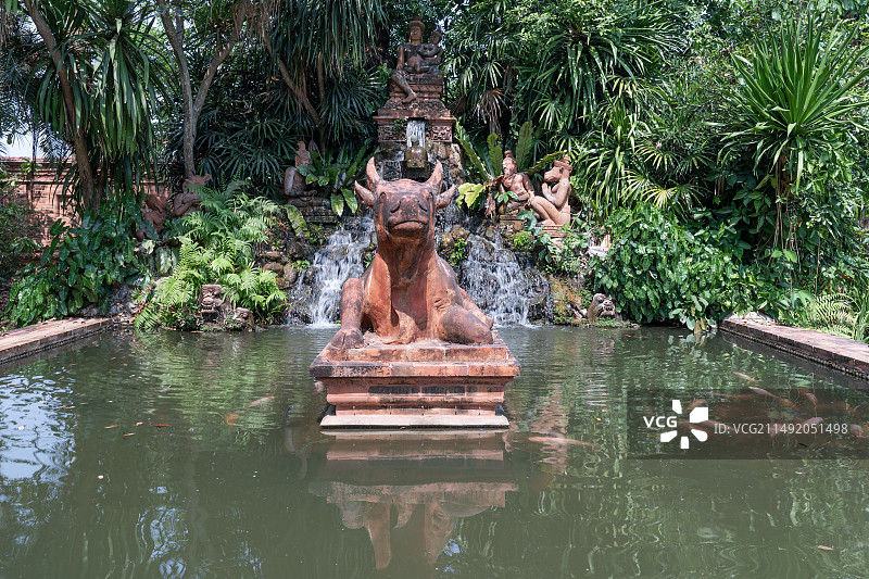 泰国南奔红陶花园图片素材