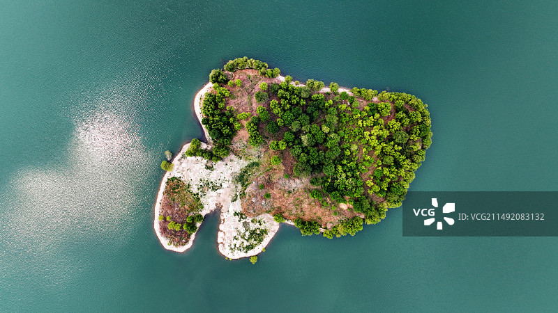 卧虎山水库孤岛图片素材