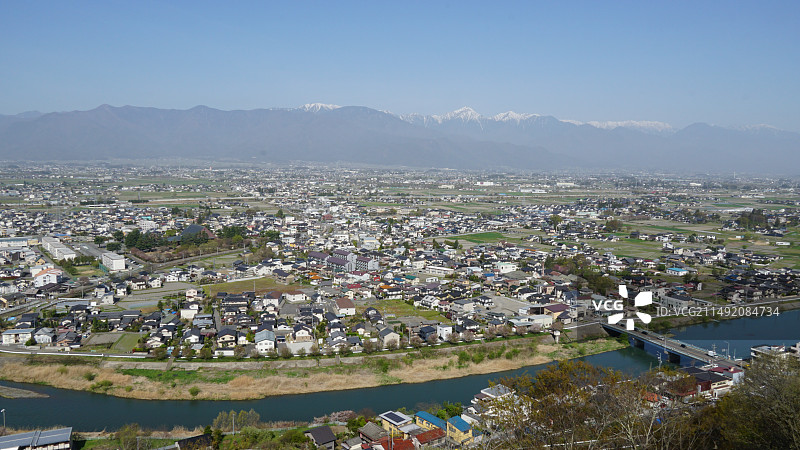 日本松本市眺望日本阿尔卑斯山脉图片素材