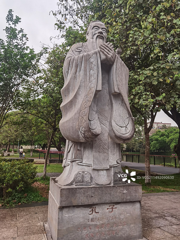 广州华南农业大学孔子雕像图片素材