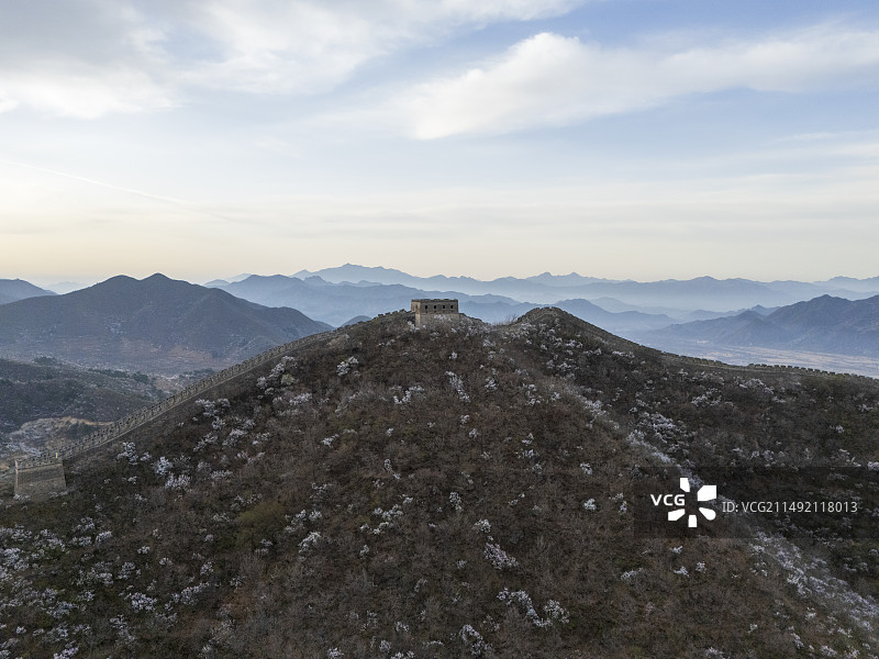 北京市春季黄花城野长城航拍视角图片素材