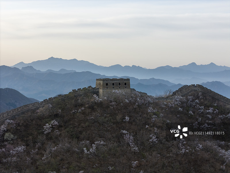北京市春季黄花城野长城航拍视角图片素材