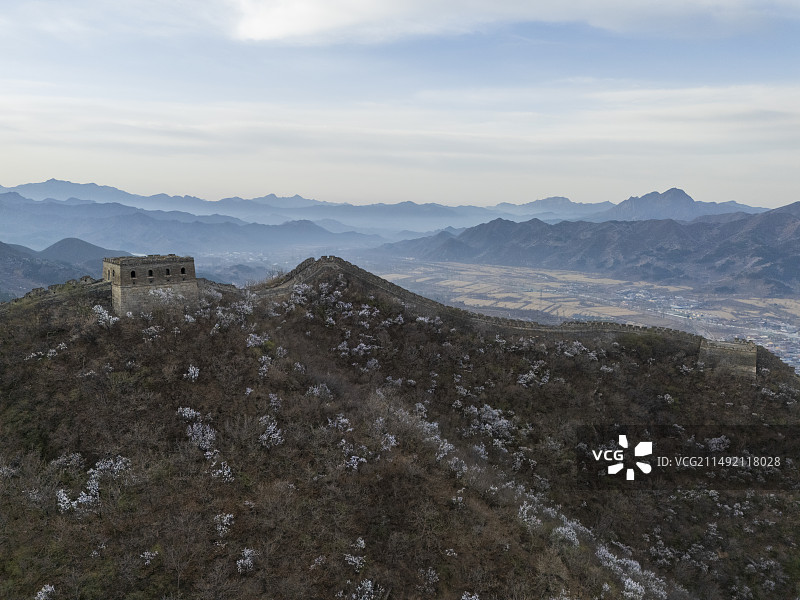 北京市春季黄花城野长城航拍视角图片素材