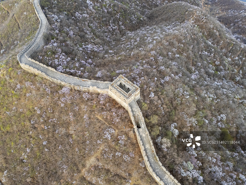 北京市春季黄花城野长城航拍视角图片素材