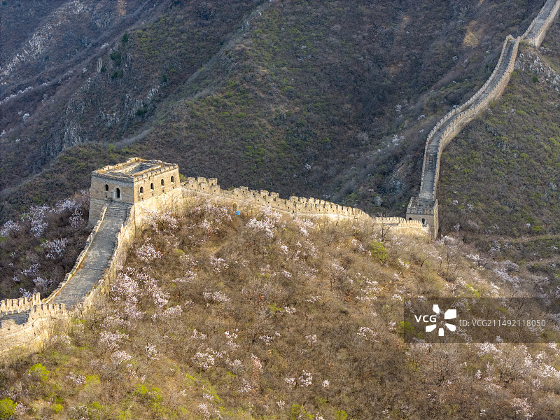 北京市春季黄花城野长城航拍视角图片素材