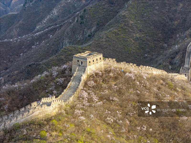 北京市春季黄花城野长城航拍视角图片素材