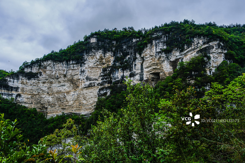 中国贵州贵阳清镇市暗流镇风光，贵州贵阳清镇暗流河风景区风光，峡谷风光，喀斯特地貌风光，梯田，村庄，春图片素材