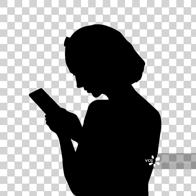 看手机的女孩剪影图片素材