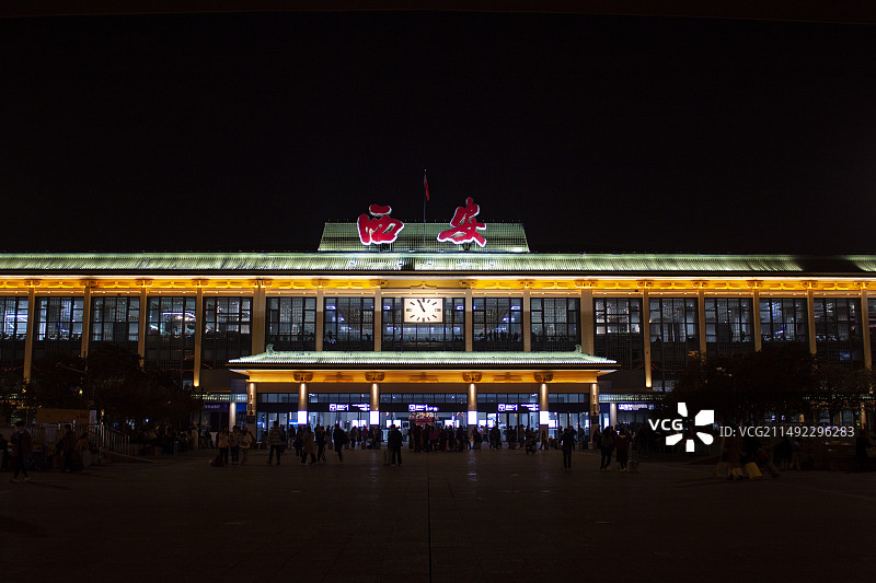 西安火车站夜景图片素材