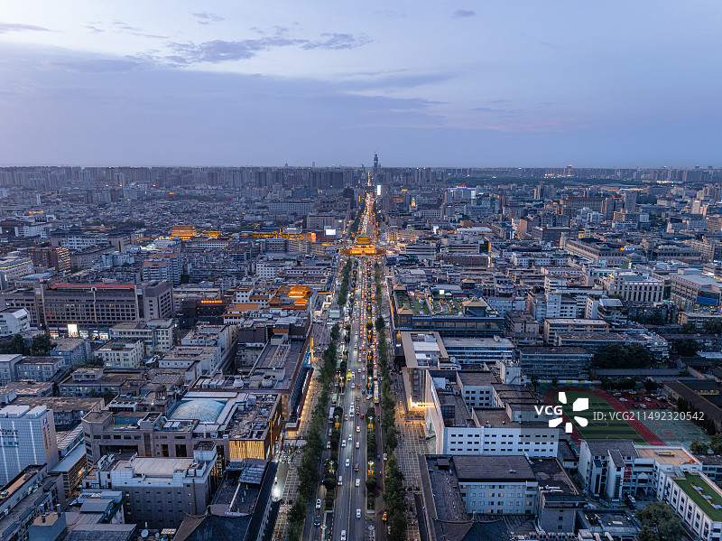 航拍西安钟楼城市风光夜景图片素材