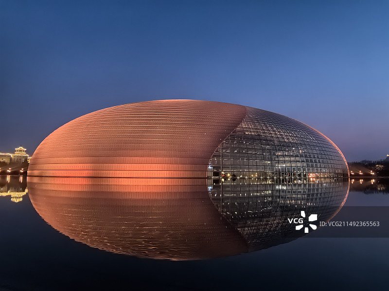 美轮美奂的国家大剧院图片素材