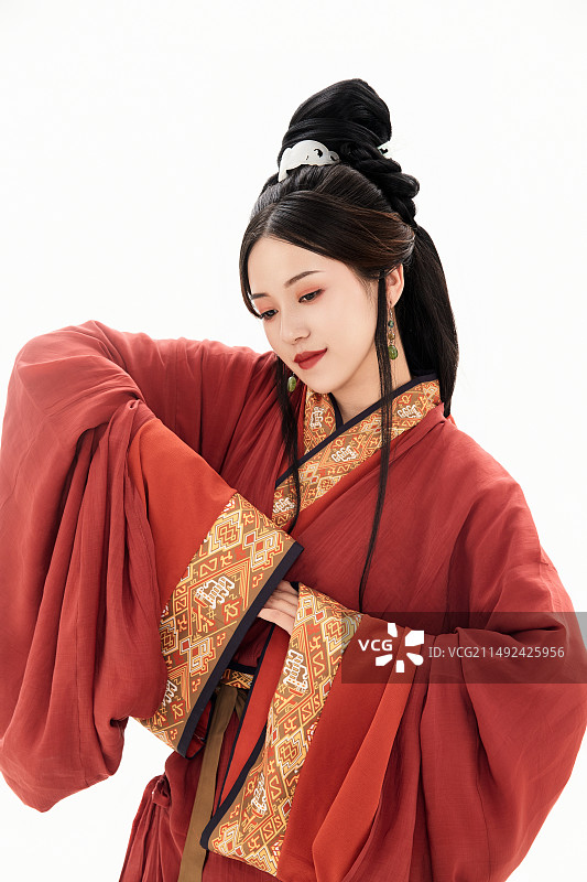 白色背景下穿着中国春秋战国时代服饰的少女 白色背景下穿着中国春秋战国时代服饰的少女图片素材