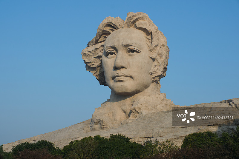 湖南省长沙市橘子洲头青年毛泽东塑像图片素材