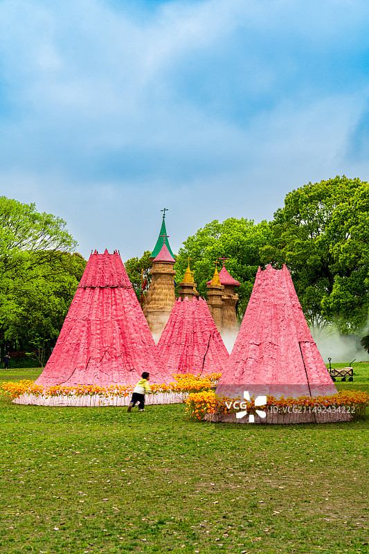 粉色火山城堡图片素材