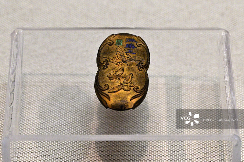 天津博物馆藏 二十四节气文物 —— 清朝 《吴天章“金皮蝴蝶”墨》图片素材