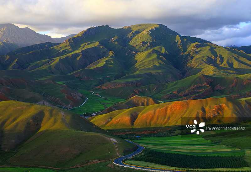 青海祁连卓尔山丹霞风光图片素材