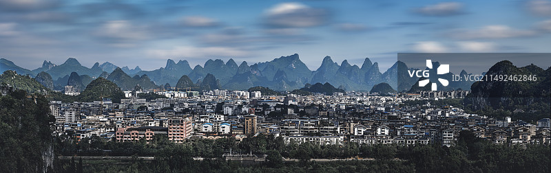 桂林独秀峰看桂林城市全景风光图片素材