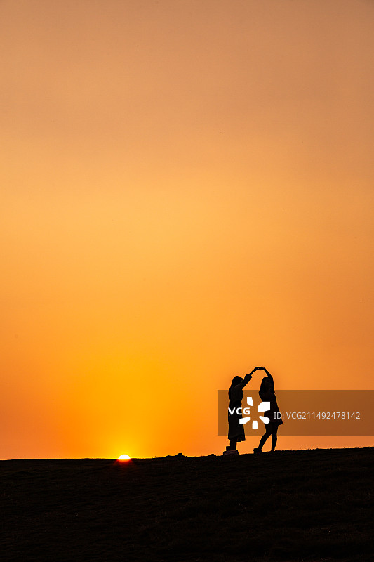 夕阳下的剪影图片素材