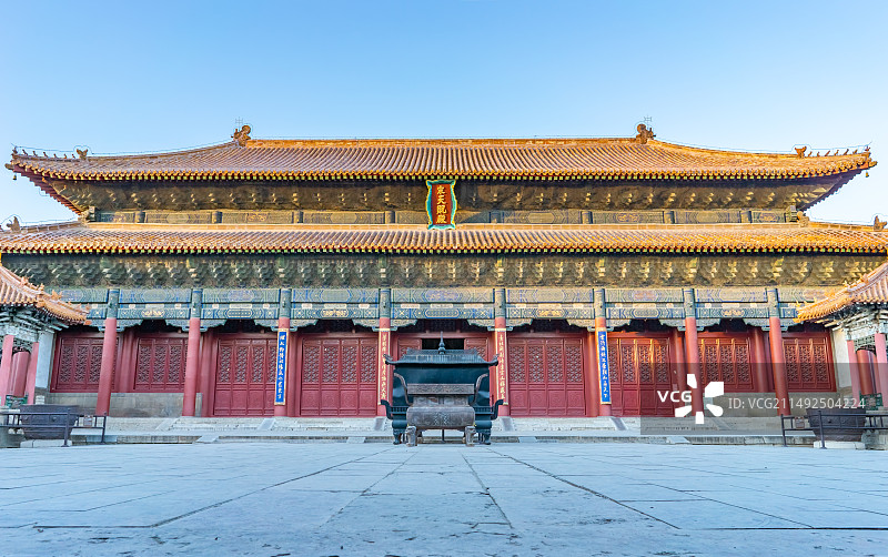 中国非都市风光拍摄主题，山东省泰安市国内著名景点泰山风景区，岱庙行宫里的天贶殿宫殿，户外白昼无人图像图片素材