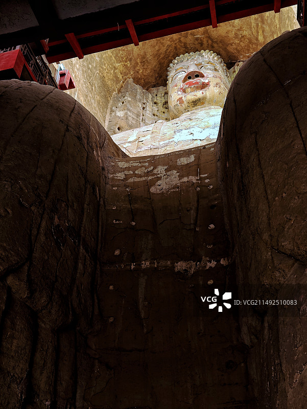 带着手机去旅拍【荣县大佛】图片素材