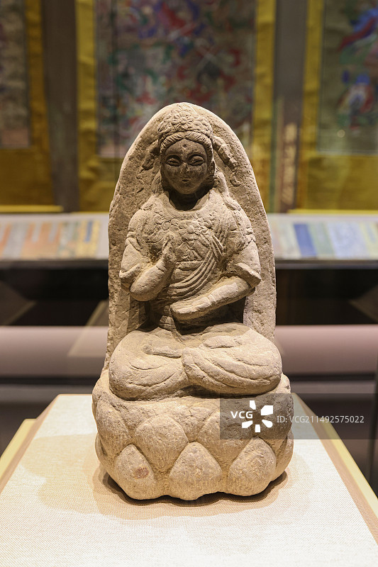曲沃县南北朝观音菩萨石坐像图片素材