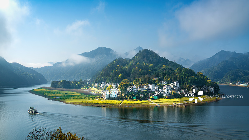 春意盎然新安江图片素材