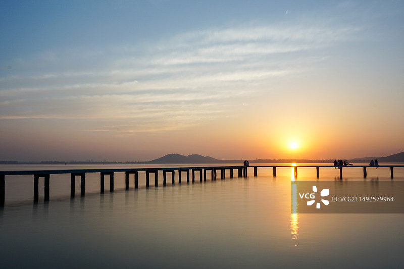 武汉东湖日出图片素材