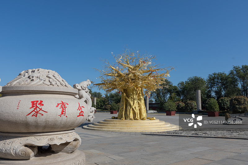 新乡市比干庙景区聚宝盆和发财树图片素材