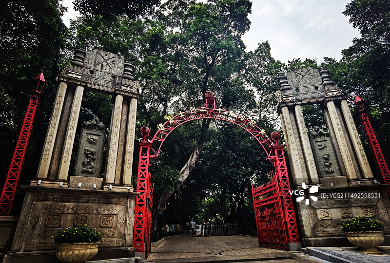 广州黄花岗公园的南门图片素材
