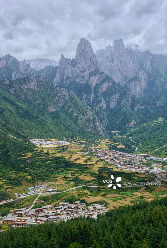 美丽的甘南扎尕那图片素材