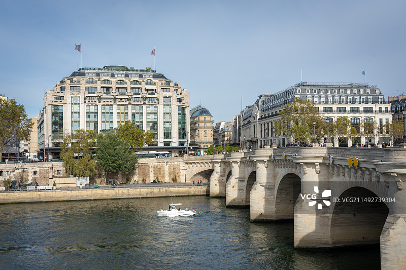 新桥——法国巴黎塞纳河上最古老的桥图片素材
